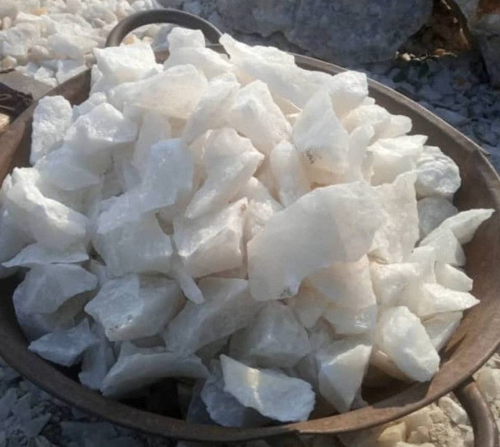 Premium White Calcium Carbonate Stone / Limestone Chips